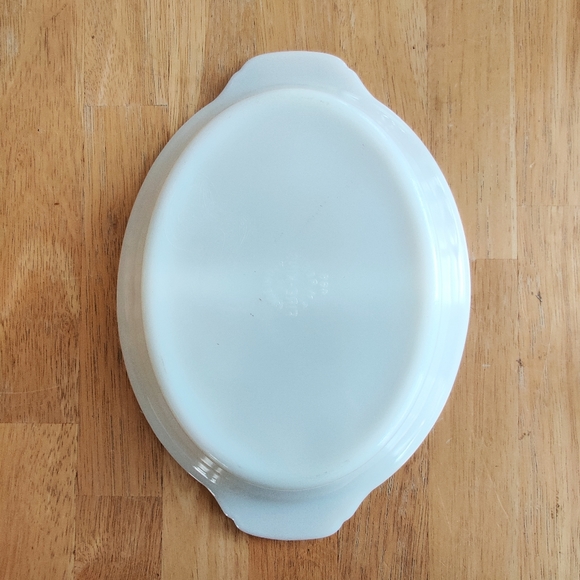Set of 2 Divided Dishes, FIRE-KING 468 & PYREX 1063 Opal White Milk Glass, Oval - Picture 4 of 16